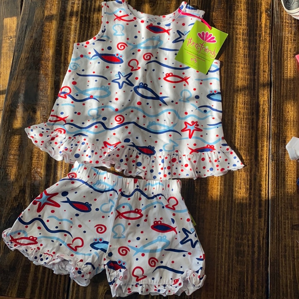 Adorable 2 piece matching set, blue and red fish print!